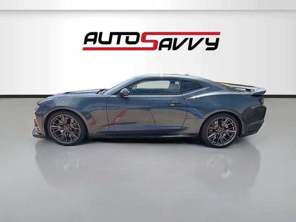 Used 2022 Chevrolet Camaro ZL1 RWD image 4