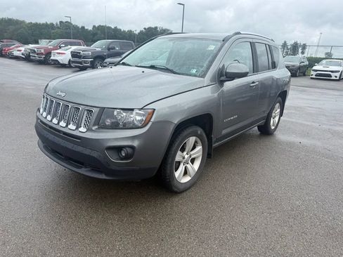 Used 2014 Jeep Compass Latitude AWD/4WD image 2