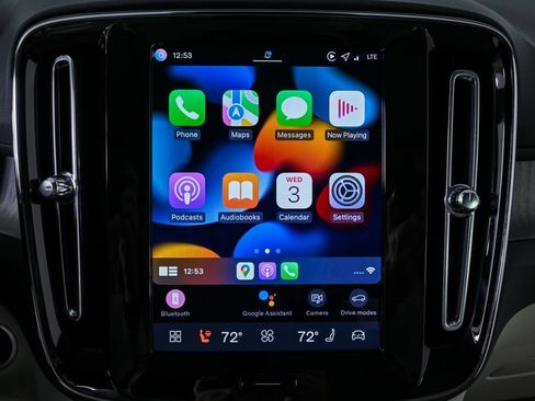 Certified 2026 Volvo XC40 B5 Plus w/ Protection Package Premier image 17