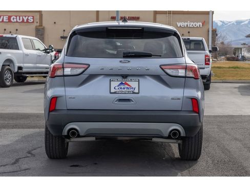 Used 2022 Ford Escape SE image 4