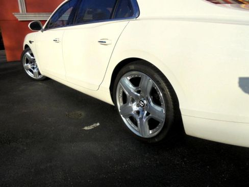 Used 2016 Bentley Flying Spur V8 image 21