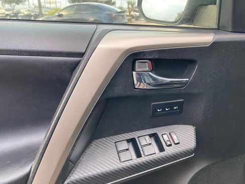 Used 2015 Toyota RAV4 Limited w/ Technology Package image 12