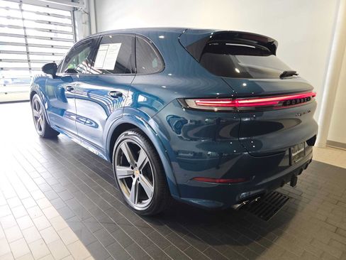 Used 2025 Porsche Cayenne GTS AWD/4WD image 3