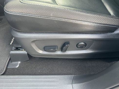 Certified 2025 Nissan Pathfinder SL FWD image 22