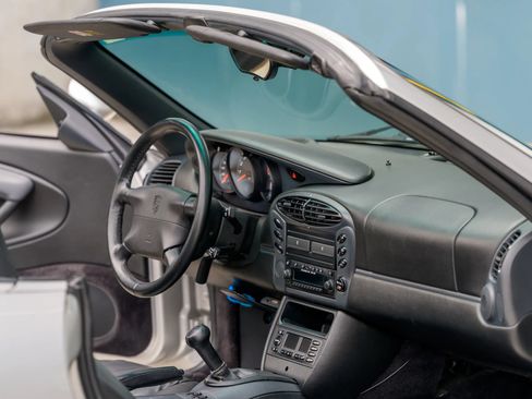 Used 1999 Porsche Boxster RWD image 20