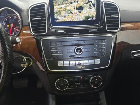 Used 2018 Mercedes-Benz GLS 450 4MATIC w/ Premium Package image 23