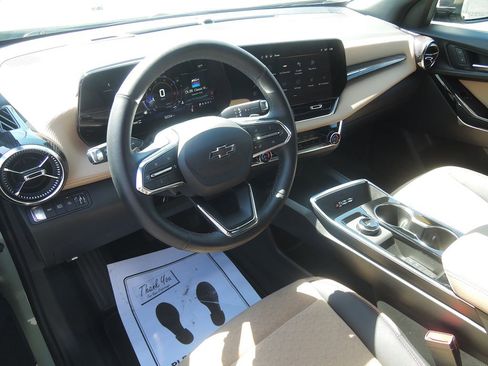 Used 2026 Chevrolet Equinox ACTIV w/ Safety and Technology Package AWD/4WD image 5