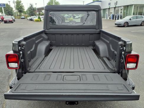 Used 2022 Jeep Gladiator Sport w/ Trailer Tow Package AWD/4WD image 8