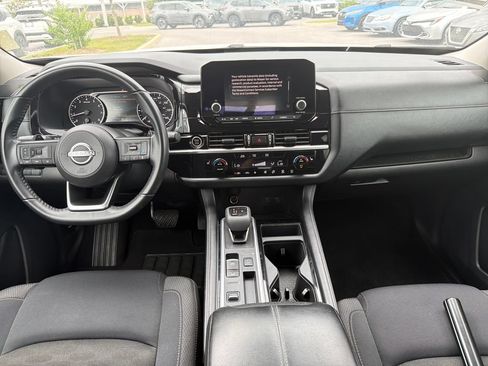 Used 2024 Nissan Pathfinder SV FWD image 30