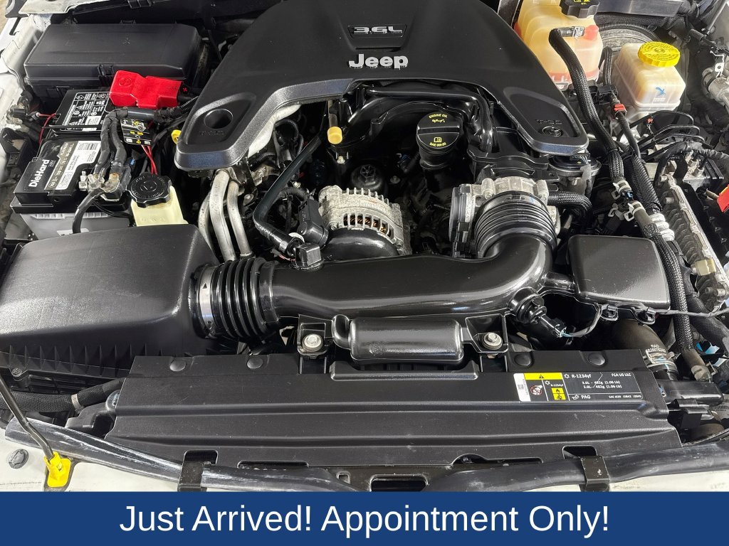 Used 2019 Jeep Wrangler Unlimited Sahara AWD/4WD image 37
