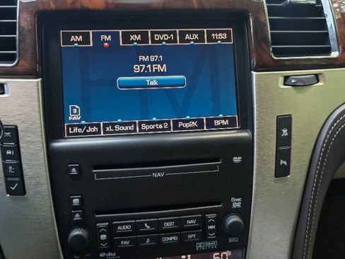Used 2010 Cadillac Escalade ESV Platinum AWD/4WD image 13