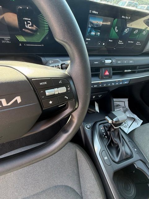 Used 2025 Kia K4 FWD image 10