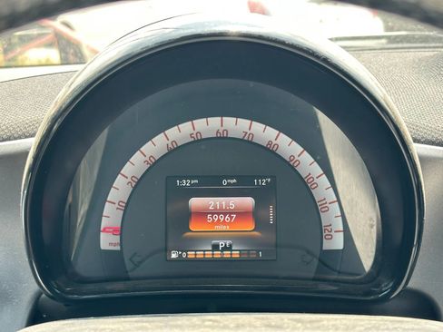 Used 2016 smart fortwo pure RWD image 23