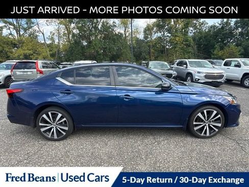 Certified 2019 Nissan Altima 2.5 SR w/ SR Premium Package AWD/4WD image 11