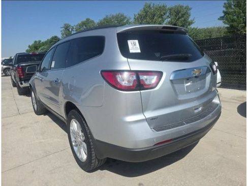 Used 2015 Chevrolet Traverse LT w/ Style and Technology Package AWD/4WD image 3