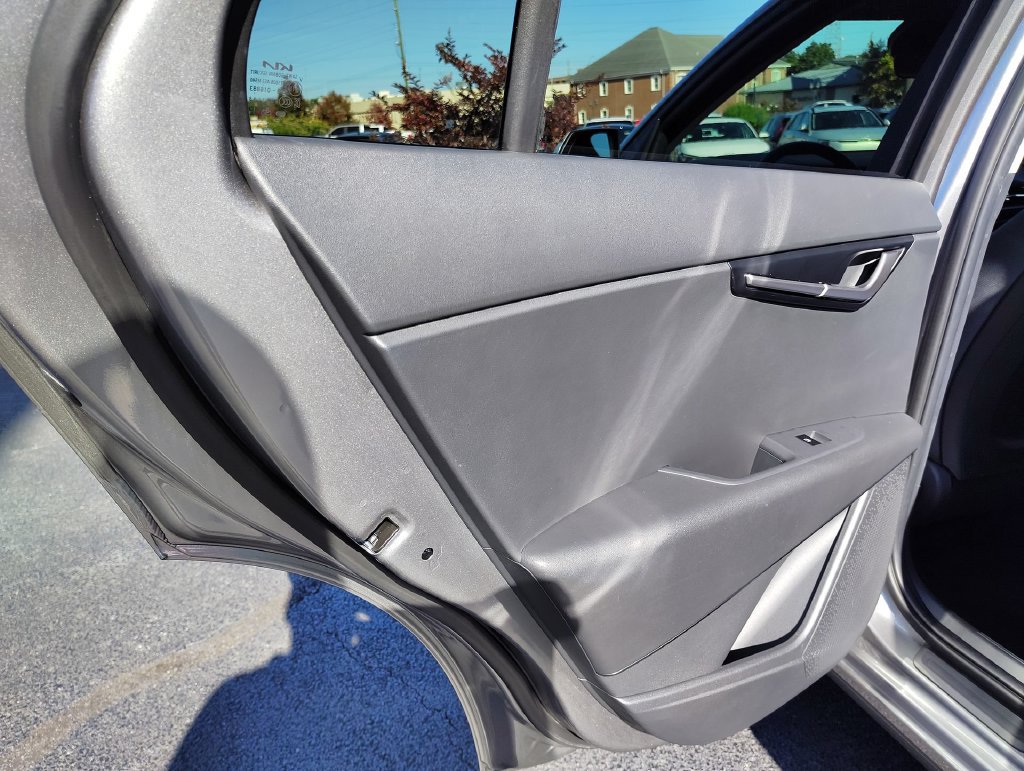 Used 2024 Kia Niro LX FWD image 21