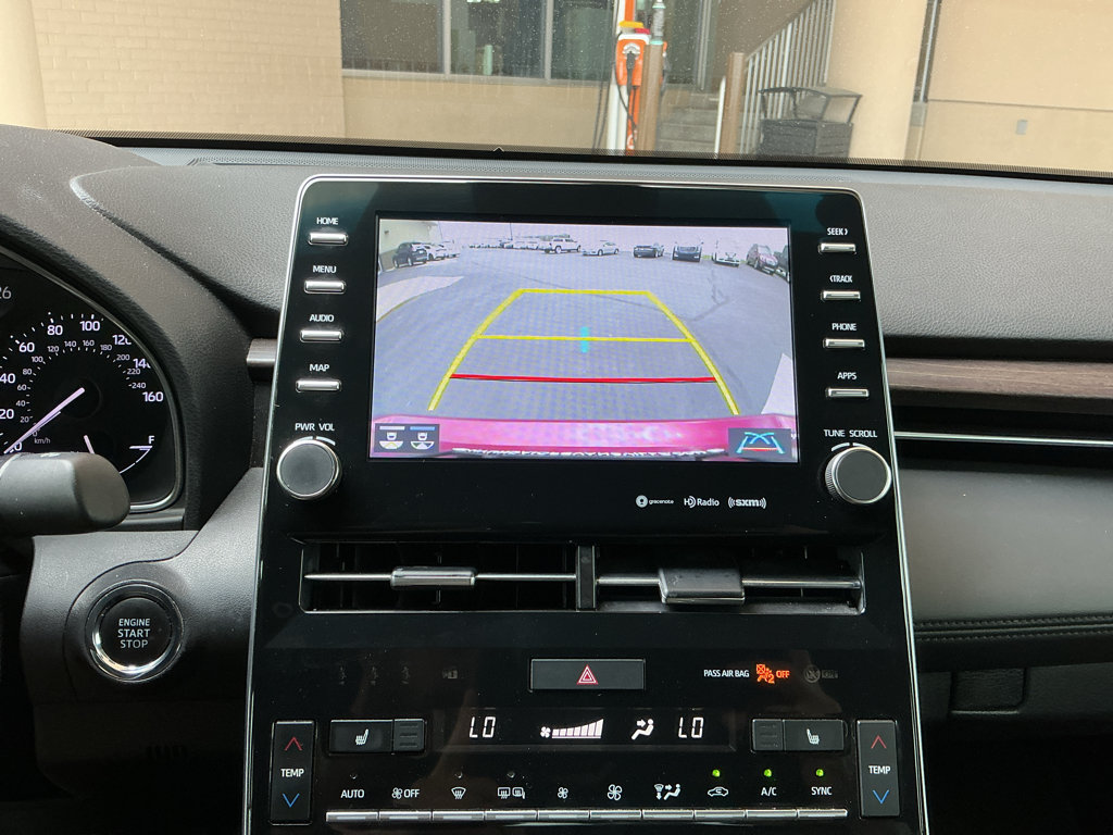 Used 2020 Toyota Avalon XLE w/ Moonroof Package FWD image 13