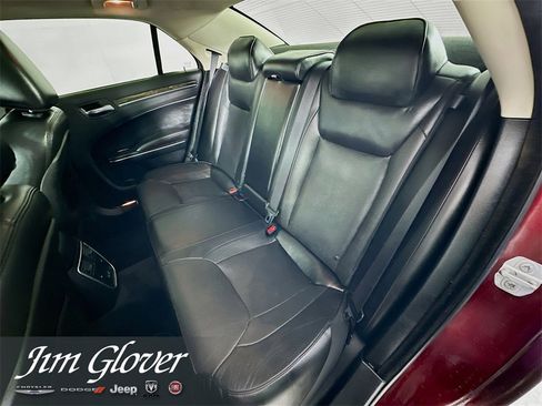 Used 2018 Chrysler 300 Limited image 17