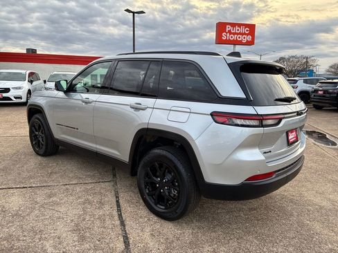 New 2026 Jeep Grand Cherokee Altitude AWD/4WD image 3