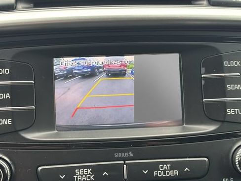 Used 2017 Kia Sorento FWD image 21