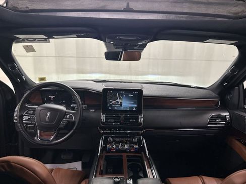 Used 2021 Lincoln Navigator L Reserve image 19