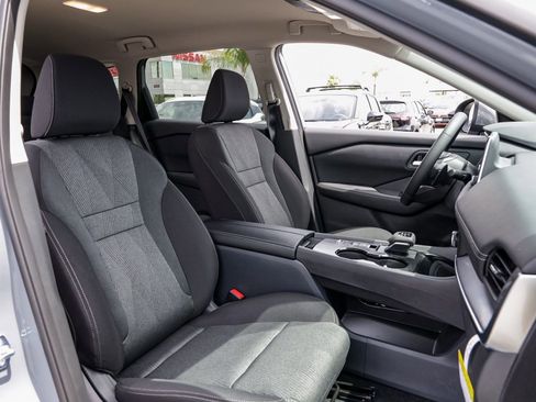 New 2026 Nissan Rogue SV FWD image 18