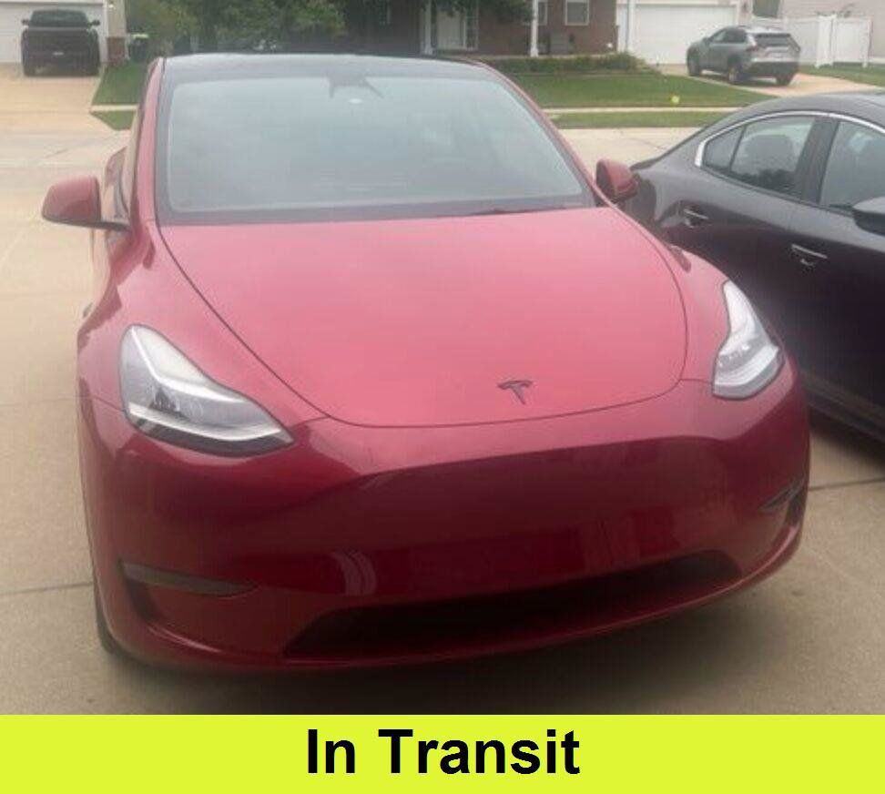 Used 2021 Tesla Model Y Long Range AWD/4WD image 1
