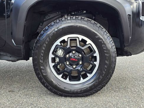 Used 2025 Toyota Tacoma TRD Off-Road w/ TRD Off Road Premium Package image 9