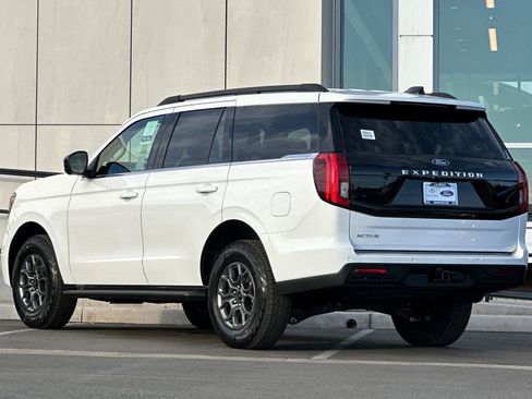 New 2026 Ford Expedition Active image 5