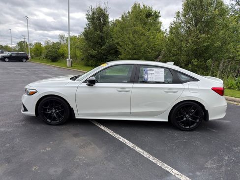 Used 2024 Honda Civic Sport image 3