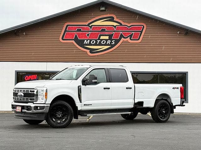 Used 2023 Ford F250 XLT AWD/4WD image 3