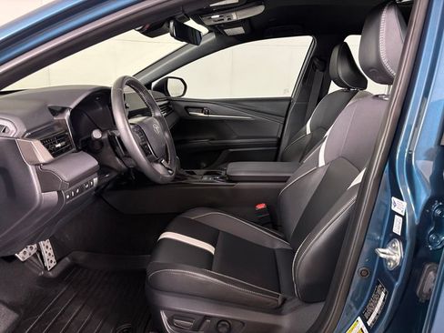 Used 2025 Toyota Camry SE w/ Multimedia Upgrade Package FWD image 20