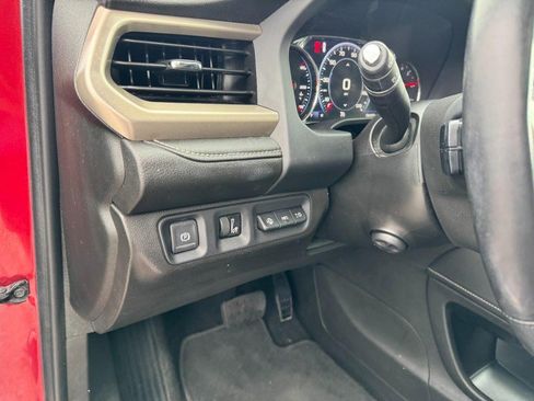 Used 2021 GMC Acadia Denali w/ Denali Technology Package FWD image 14