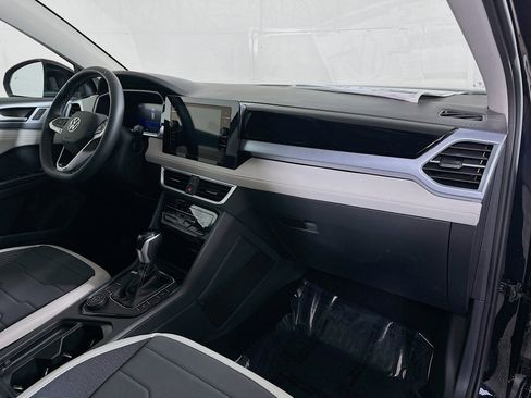 New 2025 Volkswagen Taos SE image 27