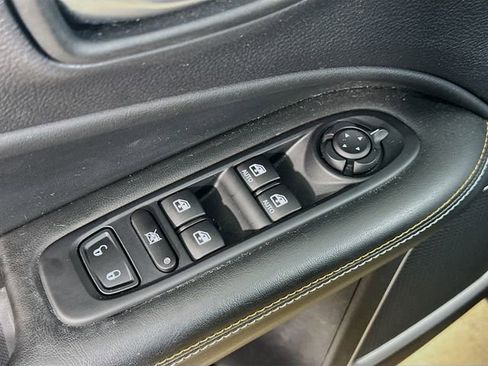 Used 2020 Jeep Compass Latitude w/ Cold Weather Group image 17