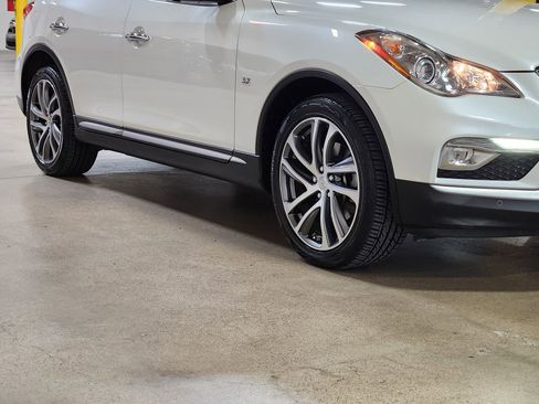 Used 2017 INFINITI QX50 AWD w/ Premium Plus Package image 16