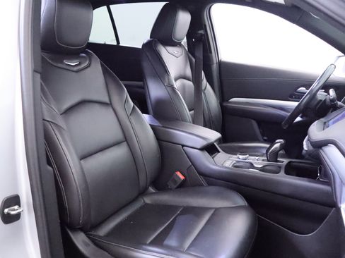 Used 2019 Cadillac XT4 Premium Luxury w/ Cold Weather Package AWD/4WD image 20