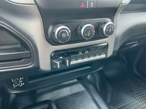 Used 2020 RAM 3500 Tradesman w/ Chrome Appearance Group image 22