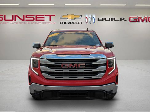 Certified 2023 GMC Sierra 1500 SLE image 2