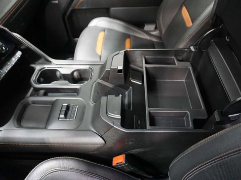 Used 2024 GMC Sierra 2500 AT4 image 21