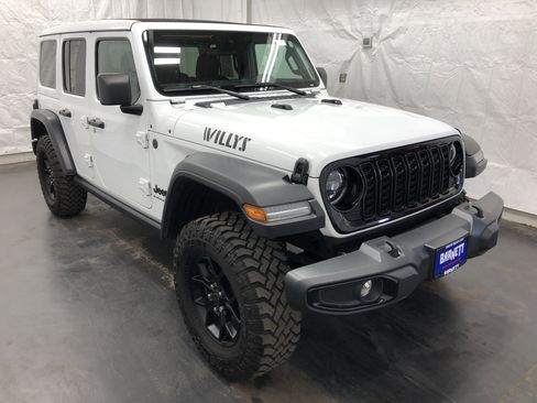 Used 2024 Jeep Wrangler Willys image 3