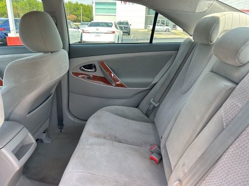 Used 2011 Toyota Camry LE w/ LE Extra-Value Pkg image 13