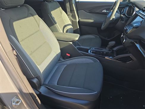 Used 2023 Chevrolet TrailBlazer LT w/ Convenience Package image 29