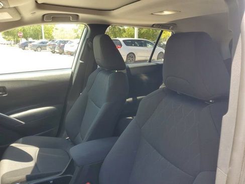 Certified 2024 Toyota Corolla Cross LE w/ Moonroof Package image 18