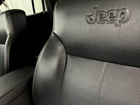 Used 2012 Jeep Liberty Sport AWD/4WD image 16