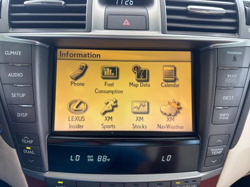 Used 2012 Lexus LS 460 w/ Comfort Pkg RWD image 36