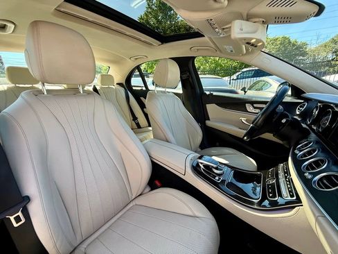 Used 2017 Mercedes-Benz E 300 4MATIC image 27