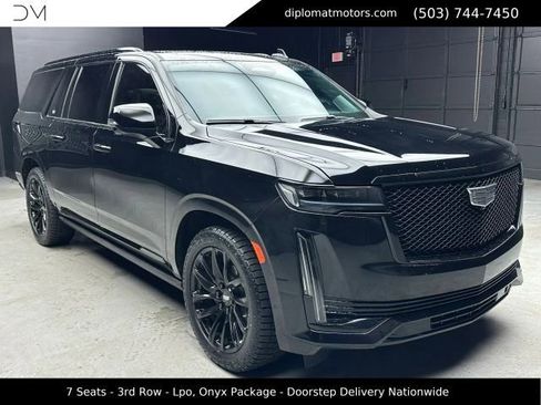 Used 2023 Cadillac Escalade ESV Sport Platinum w/ LPO, ONYX Package AWD/4WD image 9