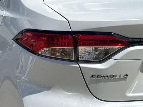 Used 2025 Toyota Corolla LE FWD image 6