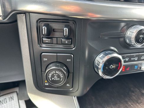 Used 2022 Ford F150 Lariat image 44